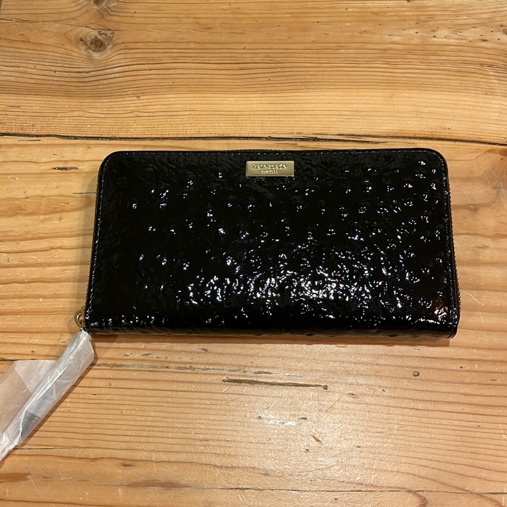 Kate spade NWT Alexander avenue wallet